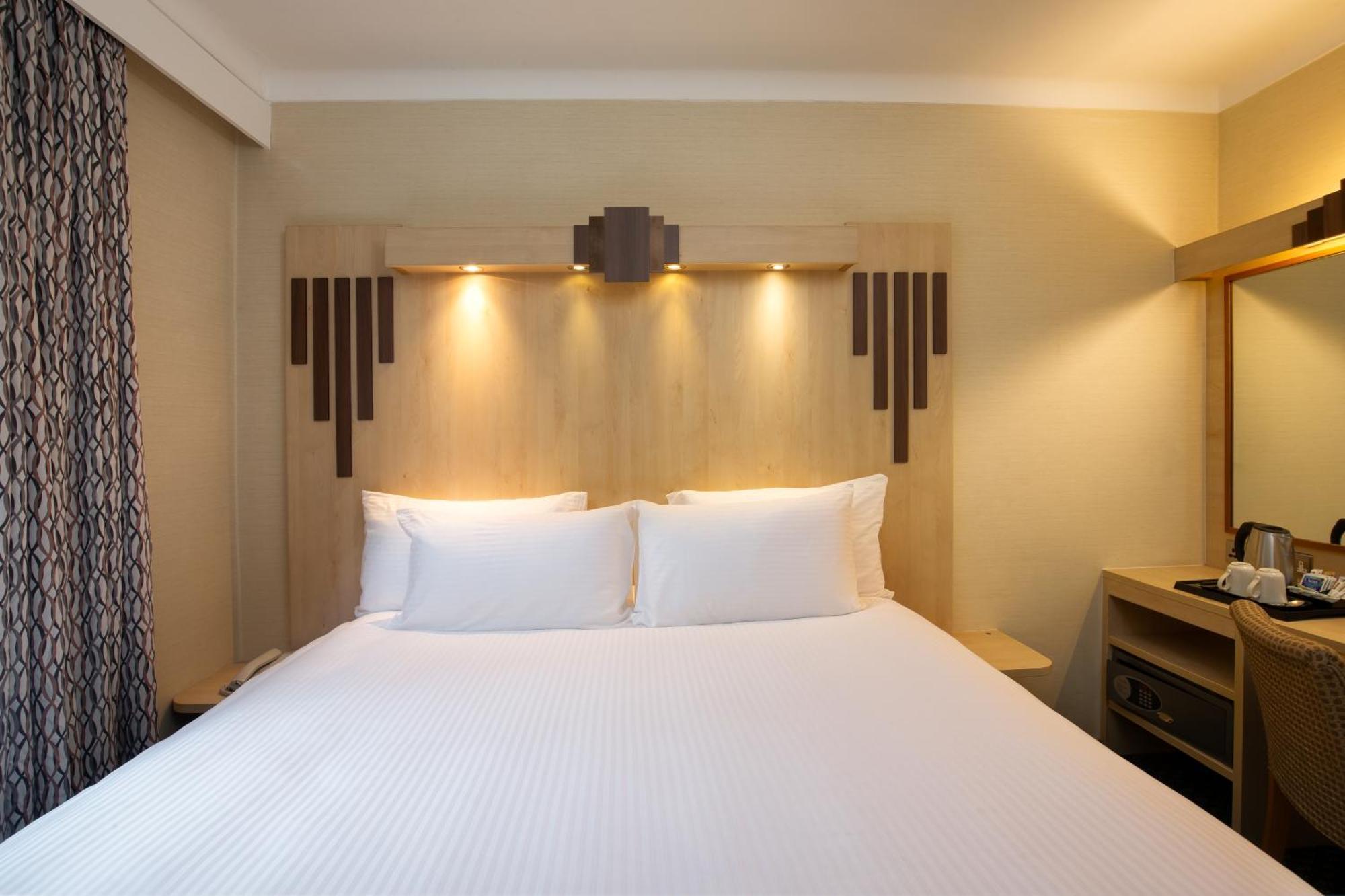 Tavistock Hotel Лондон Экстерьер фото