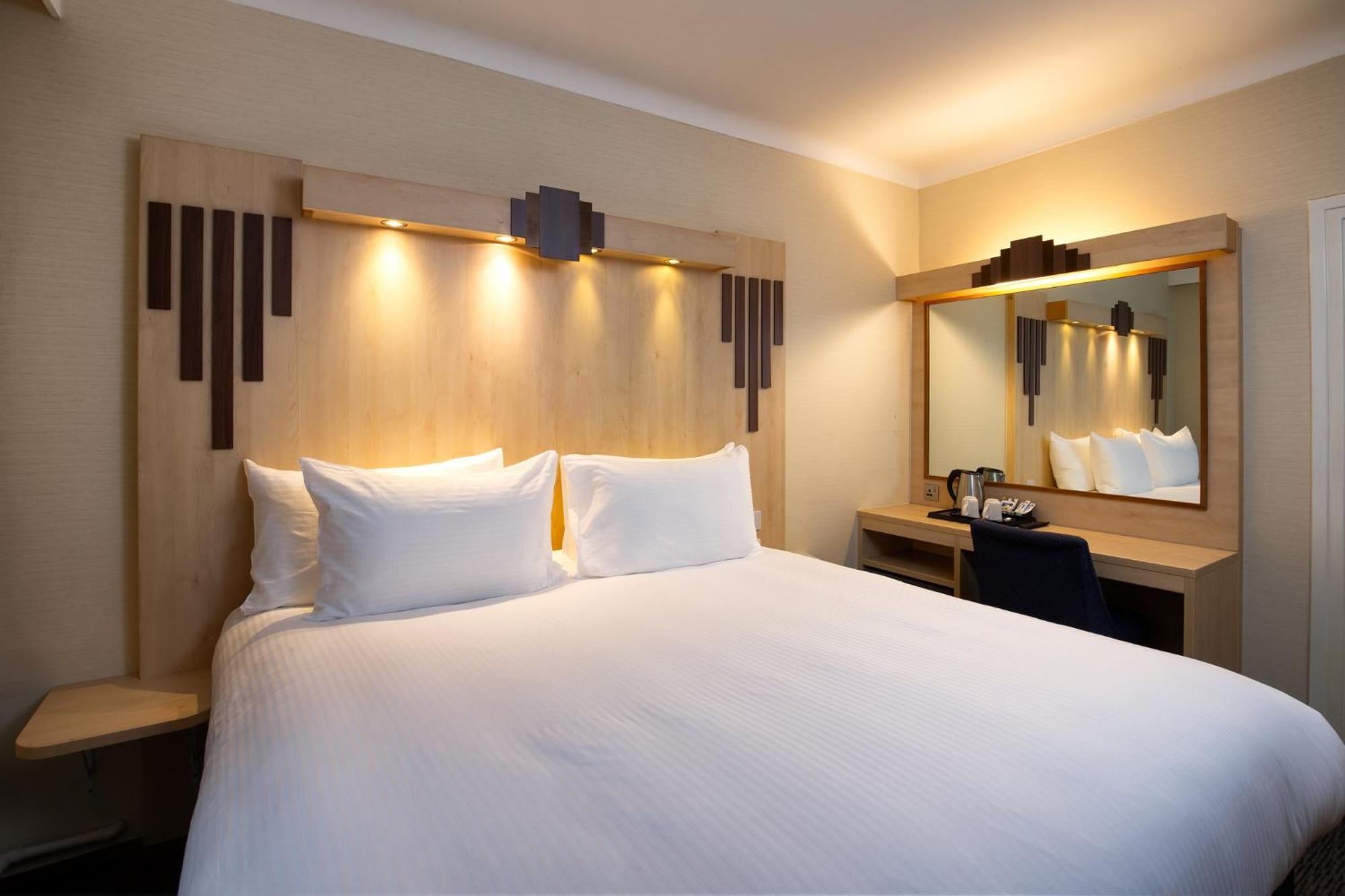 Tavistock Hotel Лондон Экстерьер фото