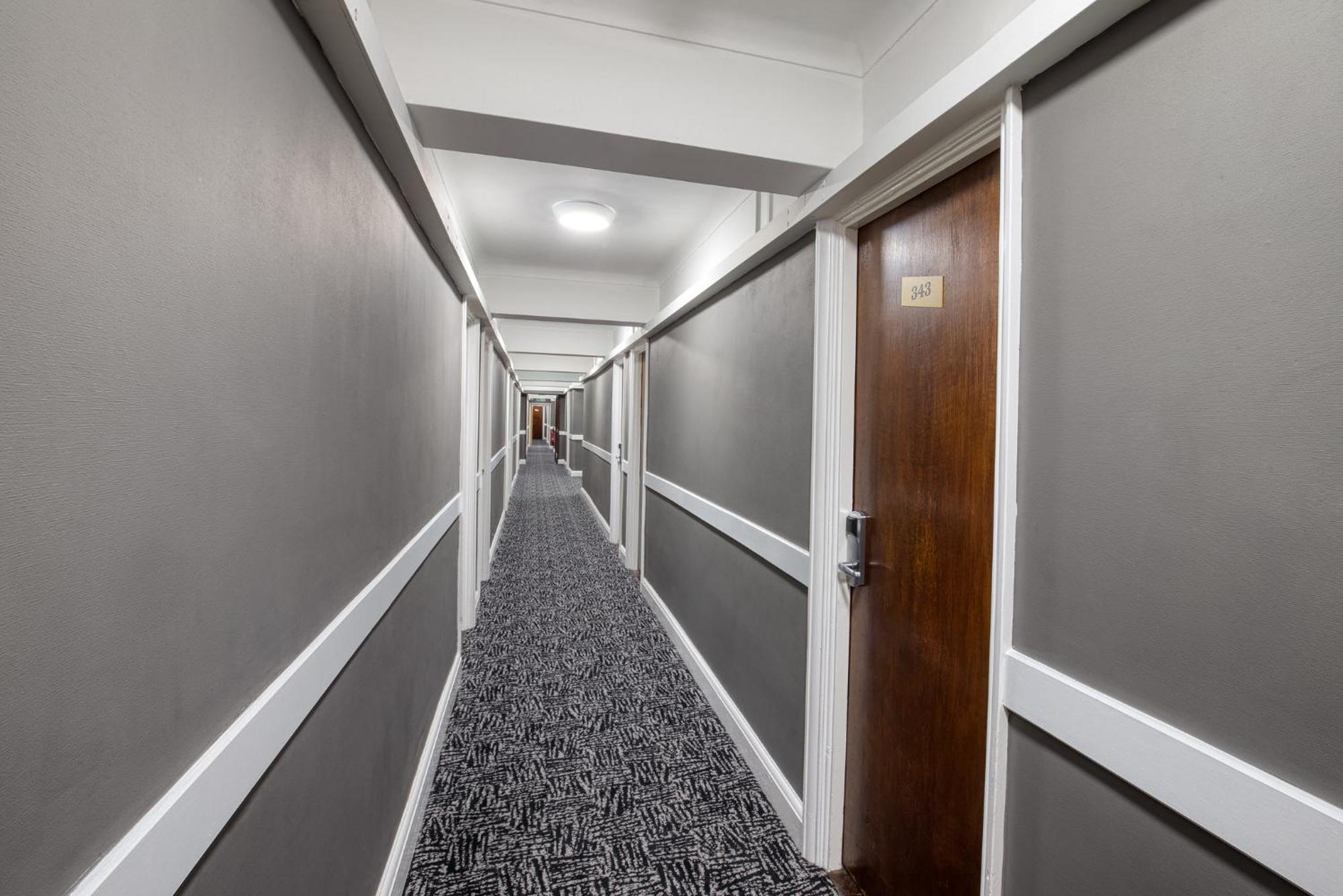 Tavistock Hotel Лондон Экстерьер фото