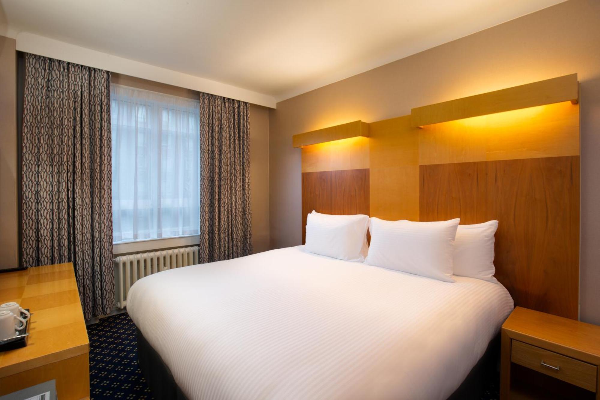 Tavistock Hotel Лондон Экстерьер фото